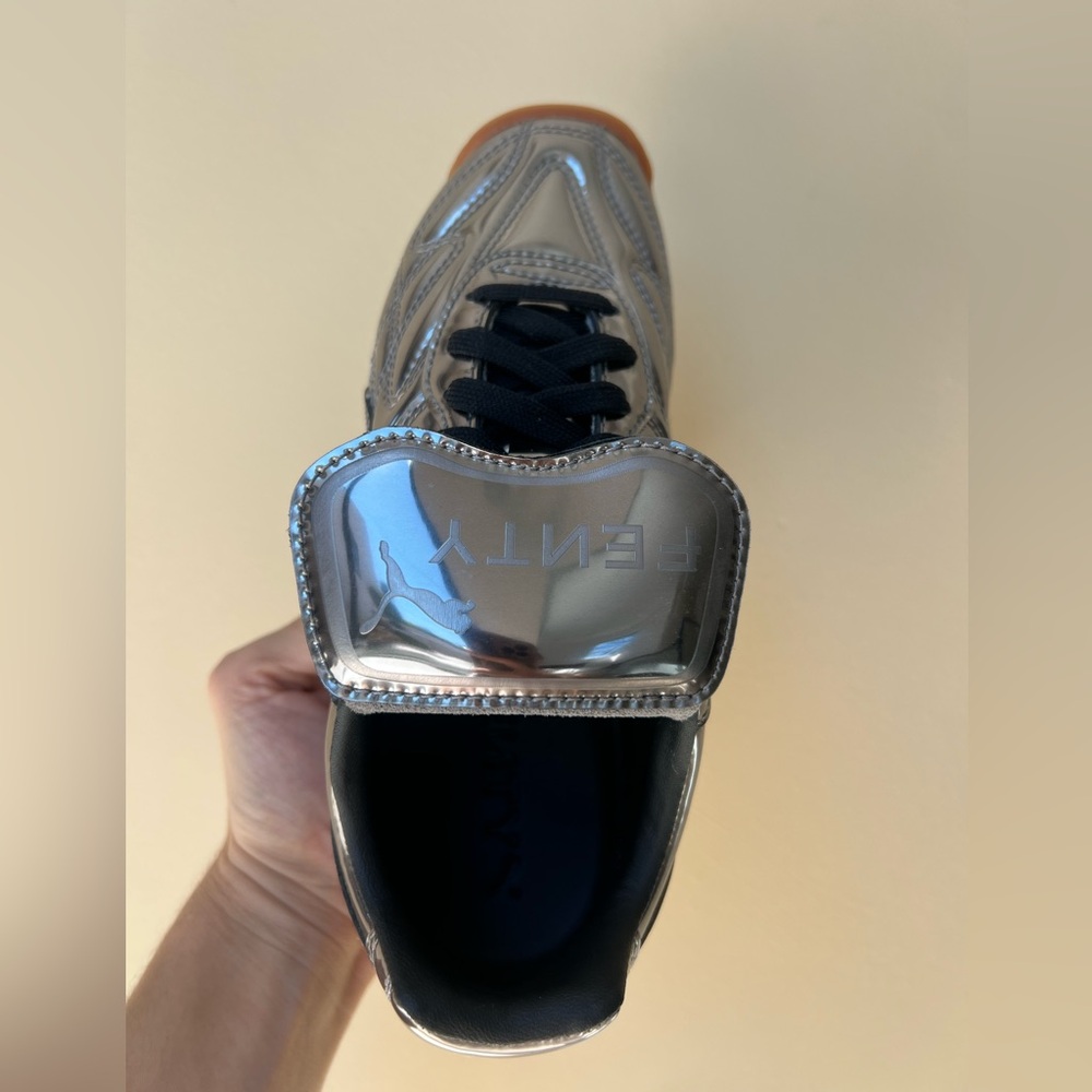 BRAND NEW Women’s PUMA X FENTY AVANTI Silver Sneakers Size 5.5 - Picture 6 of 10